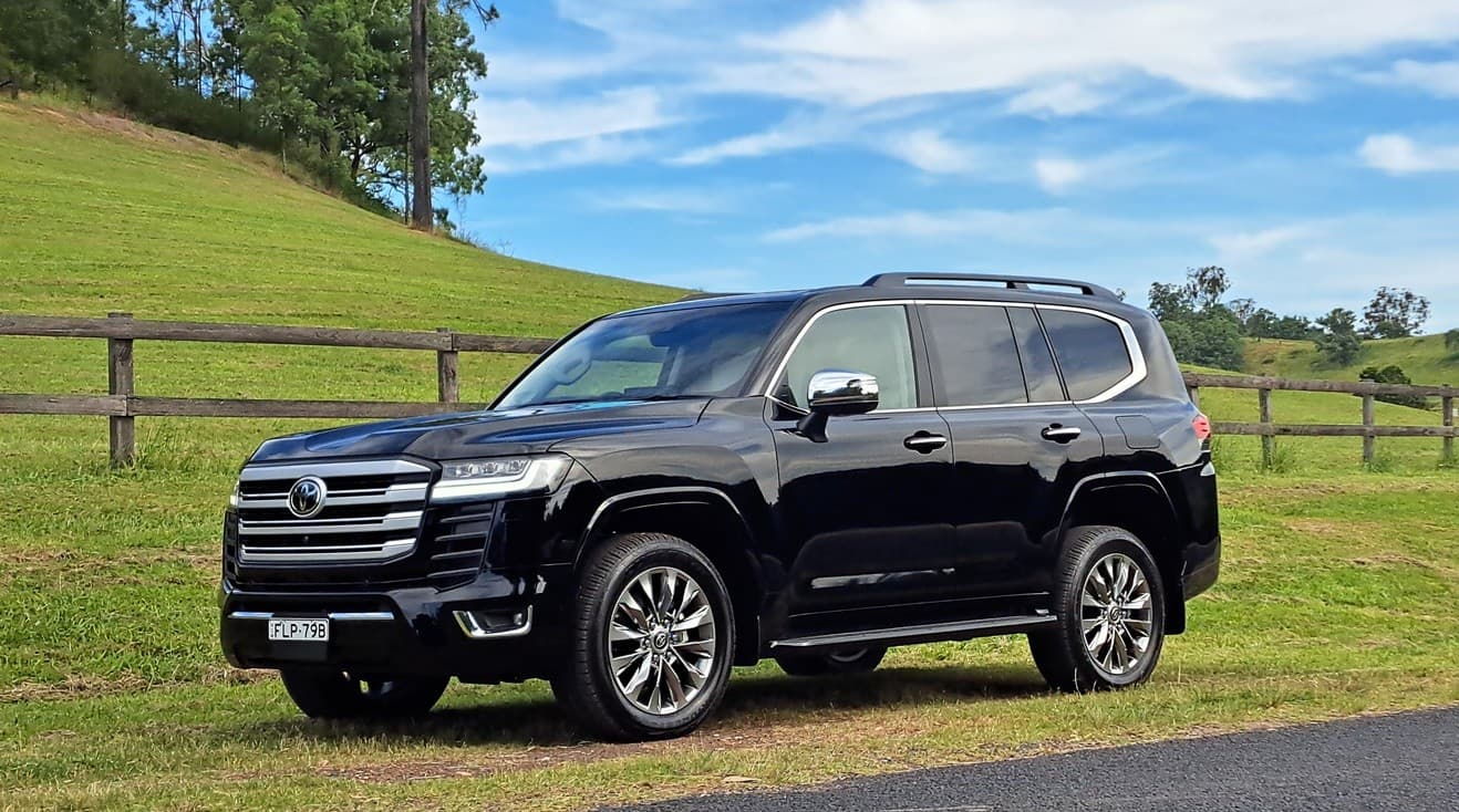 Toyota Land Cruiser 300 - Main view